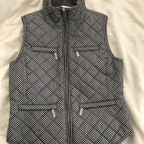 💜 Michael Kors Black and White Puffer Vest - Picture 6 of 7